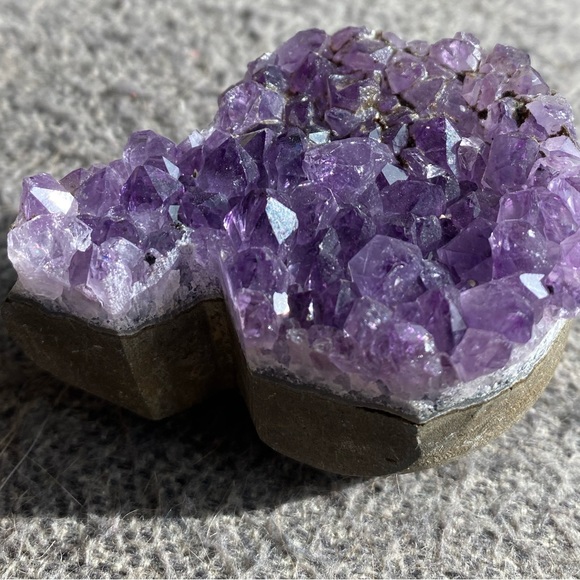 Skull + Amethyst crystal  💀 💎 - Picture 4 of 4